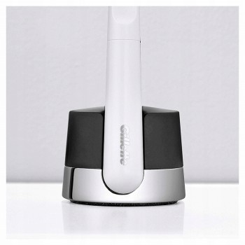 Набор мужской Gillette Skinguard Sensitive Premium Edition (станок + кассета + подставка) (7702018507221)