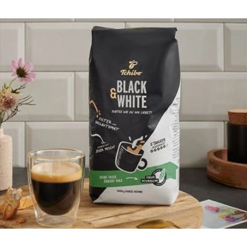 Кофе в зернах Tchibo Black & White 1 кг (4061445268321)